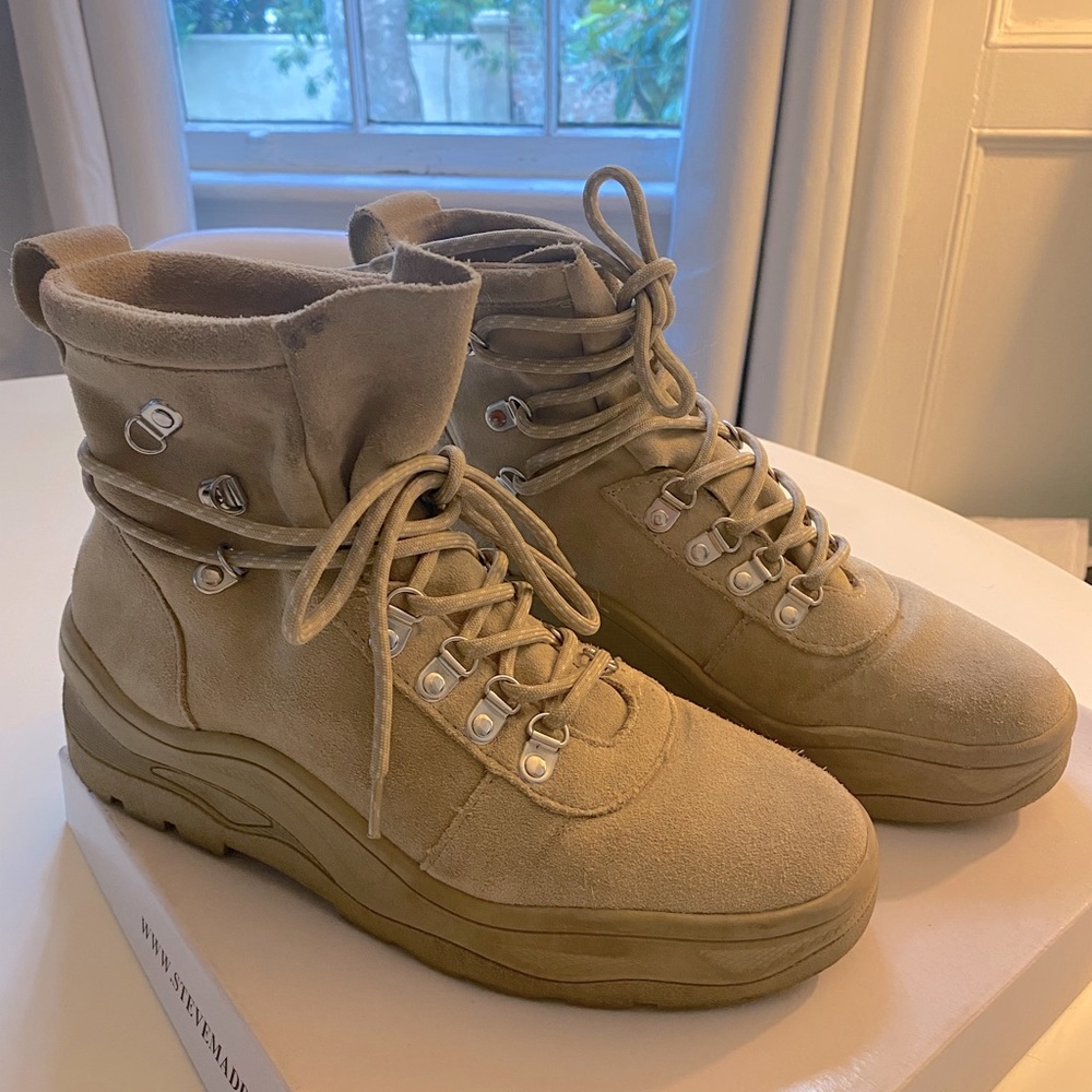 Steve Madden “MOJAVE” sneaker boots